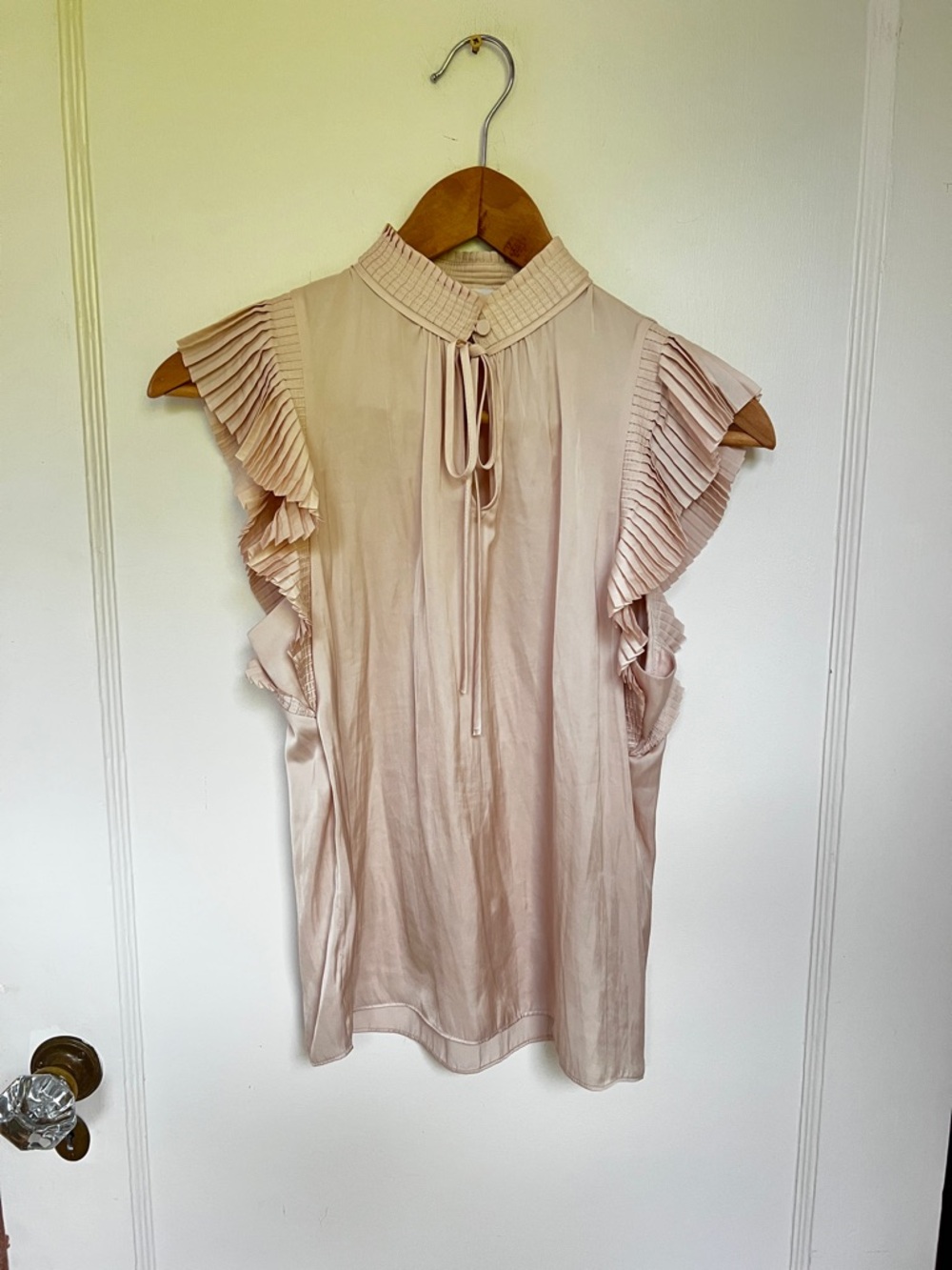 Frame Denim Pleated Keyhole Ruffle Tie-Neck Sleeveless Top - Blush